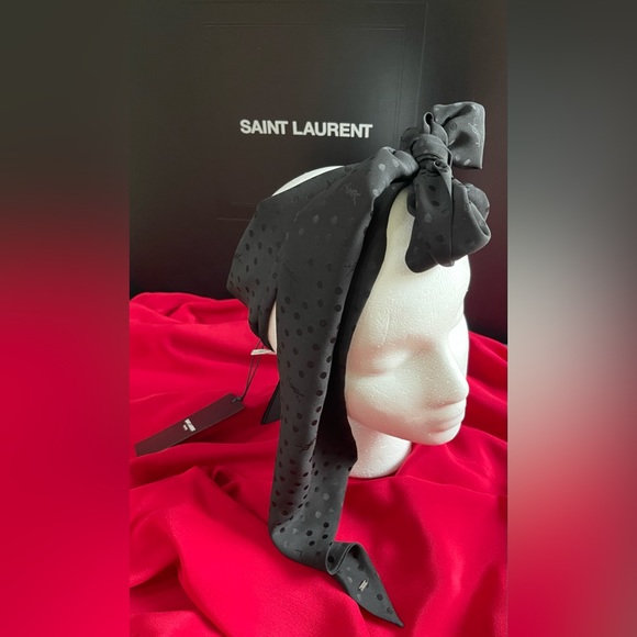 New SAINT LAURENT Dotted Black Scarf in Silk Jacquard🖤 - Picture 6 of 13